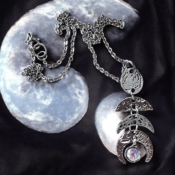 Silver toned Crescent Moon Phases Pendant Necklace Choker 15.5” - Picture 3 of 17